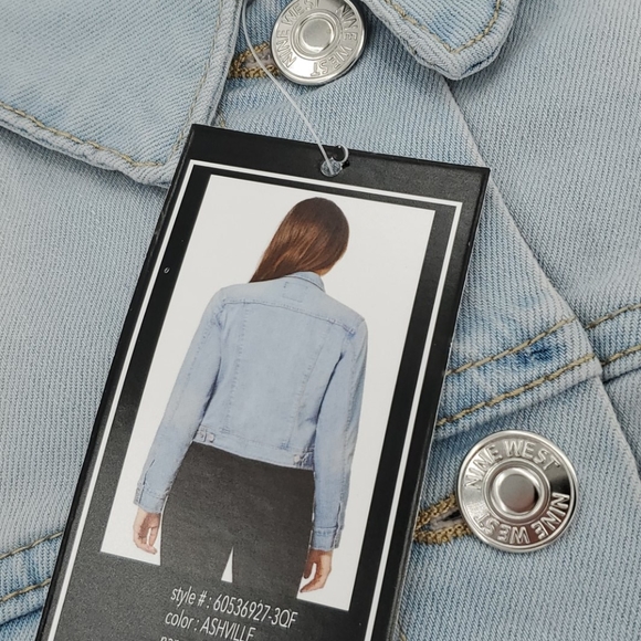 🆕️ Nine West Light Wash Jean Jacket - Picture 3 of 7